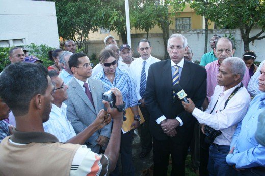 El Secretario de la Liga Municipal Fidias Aristy habla en el acto de San Víctor